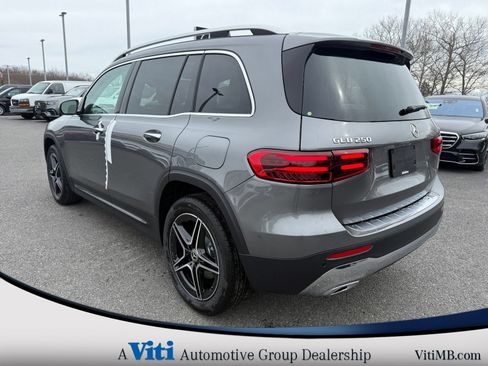 Used 2026 Mercedes-Benz GLB 250 4MATIC image 6