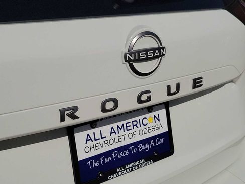 Used 2024 Nissan Rogue S image 3