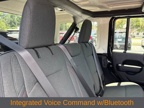 Used 2025 Jeep Wrangler Unlimited Rubicon w/ Convenience Group AWD/4WD image 24