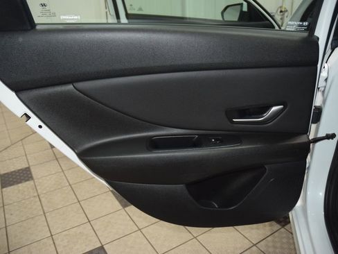 Used 2022 Hyundai Elantra SEL w/ Convenience Package FWD image 33