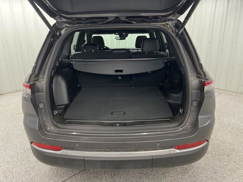 Used 2024 Jeep Grand Cherokee Limited image 9