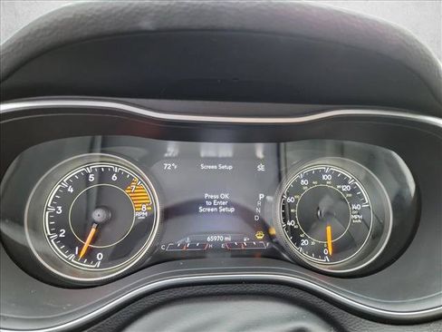 Used 2022 Jeep Cherokee Trailhawk AWD/4WD image 17
