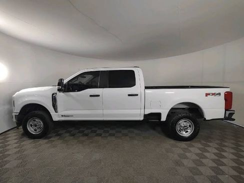 Used 2025 Ford F250 XL w/ FX4 Off-Road Package AWD/4WD image 5