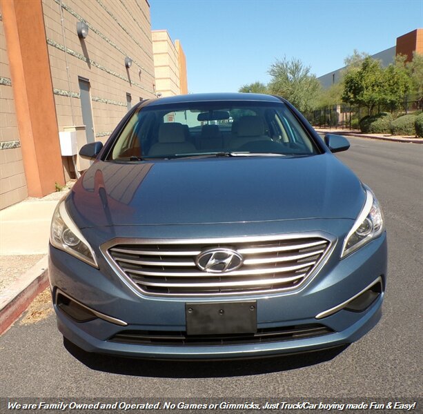 Used 2017 Hyundai Sonata SE FWD image 2