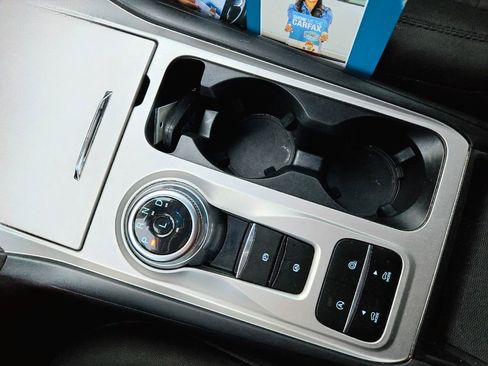 Used 2021 Ford Explorer XLT image 35