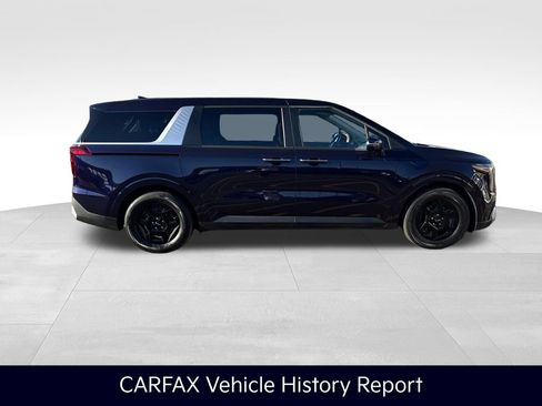 Certified 2025 Kia Carnival image 7