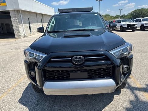 Used 2024 Toyota 4Runner TRD Off-Road Premium AWD/4WD image 2