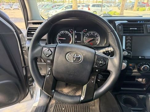 Used 2021 Toyota 4Runner Venture w/ Moonroof Package AWD/4WD image 9