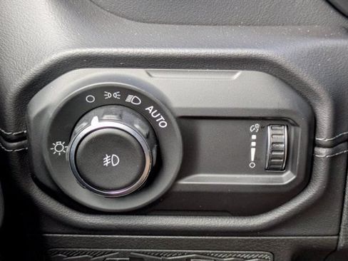New 2026 Jeep Wrangler Unlimited Sahara AWD/4WD image 25