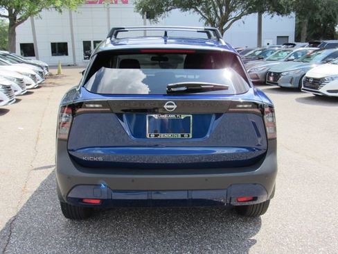 Certified 2025 Nissan Kicks SV w/ SV Premium Package FWD image 4