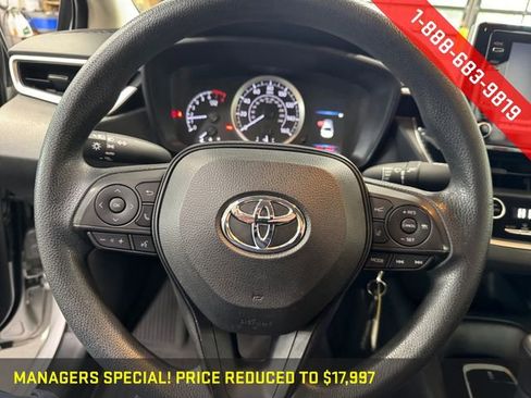 Used 2020 Toyota Corolla LE image 19