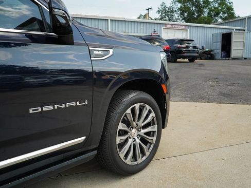 Used 2021 GMC Yukon XL Denali w/ Denali Premium Package AWD/4WD image 20