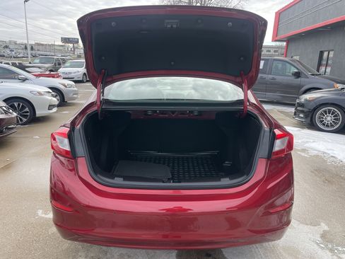 Used 2018 Chevrolet Cruze LT image 9