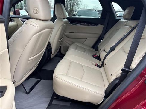 Used 2017 Cadillac XT5 Luxury w/ Driver Awareness Package image 12