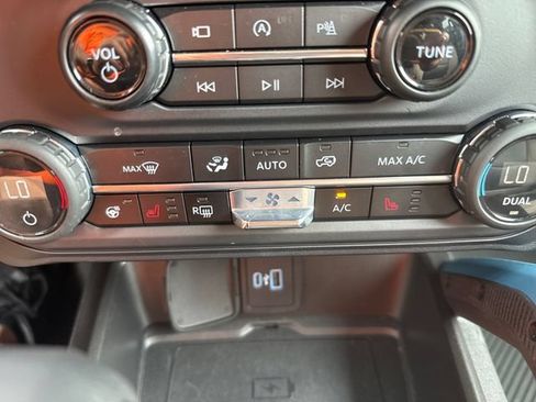 Used 2023 Ford Bronco Wildtrak AWD/4WD image 33