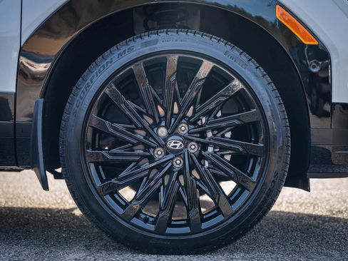 Used 2025 Hyundai Santa Fe Calligraphy w/ Tow & Go Package image 9