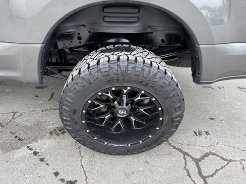 Used 2019 Ford F250 Lariat w/ Chrome Package image 40