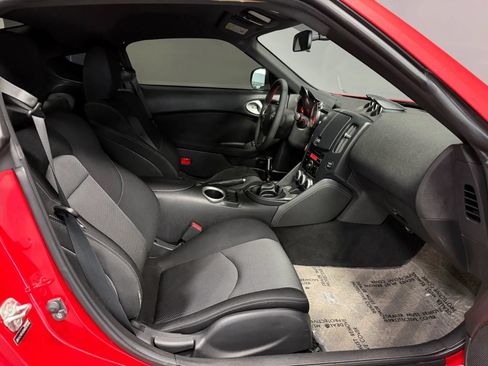 Used 2013 Nissan 370Z Coupe RWD image 18