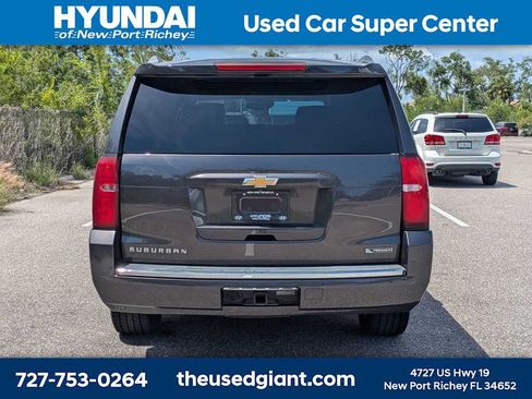 Used 2018 Chevrolet Suburban Premier RWD image 4