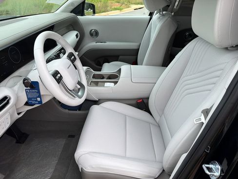 New 2026 Hyundai Palisade SEL Premium w/ Tow & Go Package FWD image 10