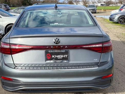 New 2026 Volkswagen Jetta SE image 8