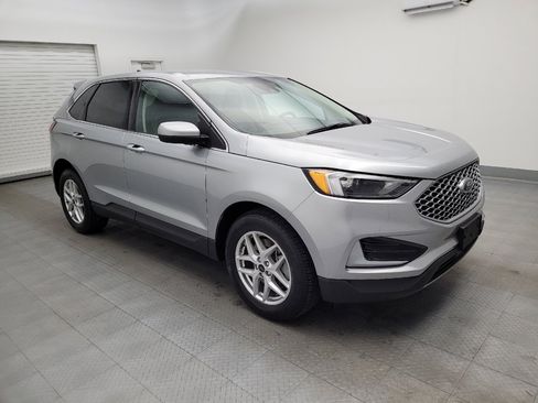 Used 2024 Ford Edge SEL image 11