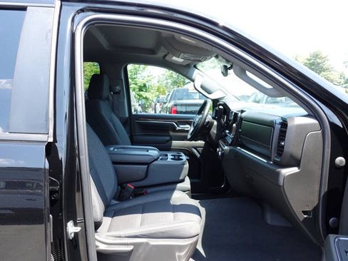 Used 2024 Chevrolet Silverado 1500 LT AWD/4WD image 36
