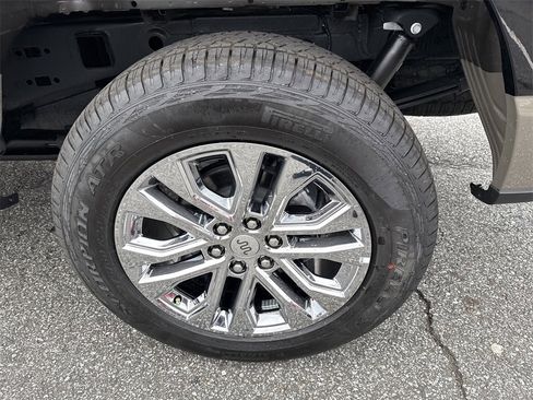 Used 2025 Ford F150 King Ranch w/ FX4 Off-Road Package image 21