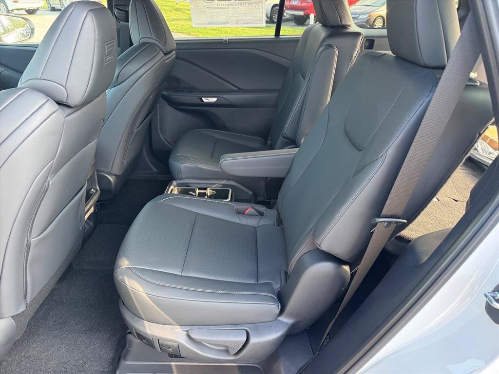 Used 2026 Lexus TX 500h AWD w/ Technology Package image 8