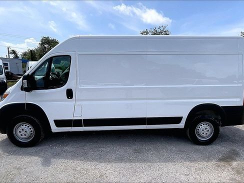 Used 2025 RAM ProMaster 2500 w/ Convenience Group FWD image 16