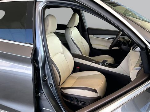 Used 2019 INFINITI QX50 Essential w/ Sensory Package FWD image 8