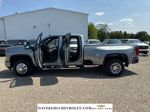 Used 2025 Chevrolet Silverado 3500 High Country w/ High Country Premium Package AWD/4WD image 37