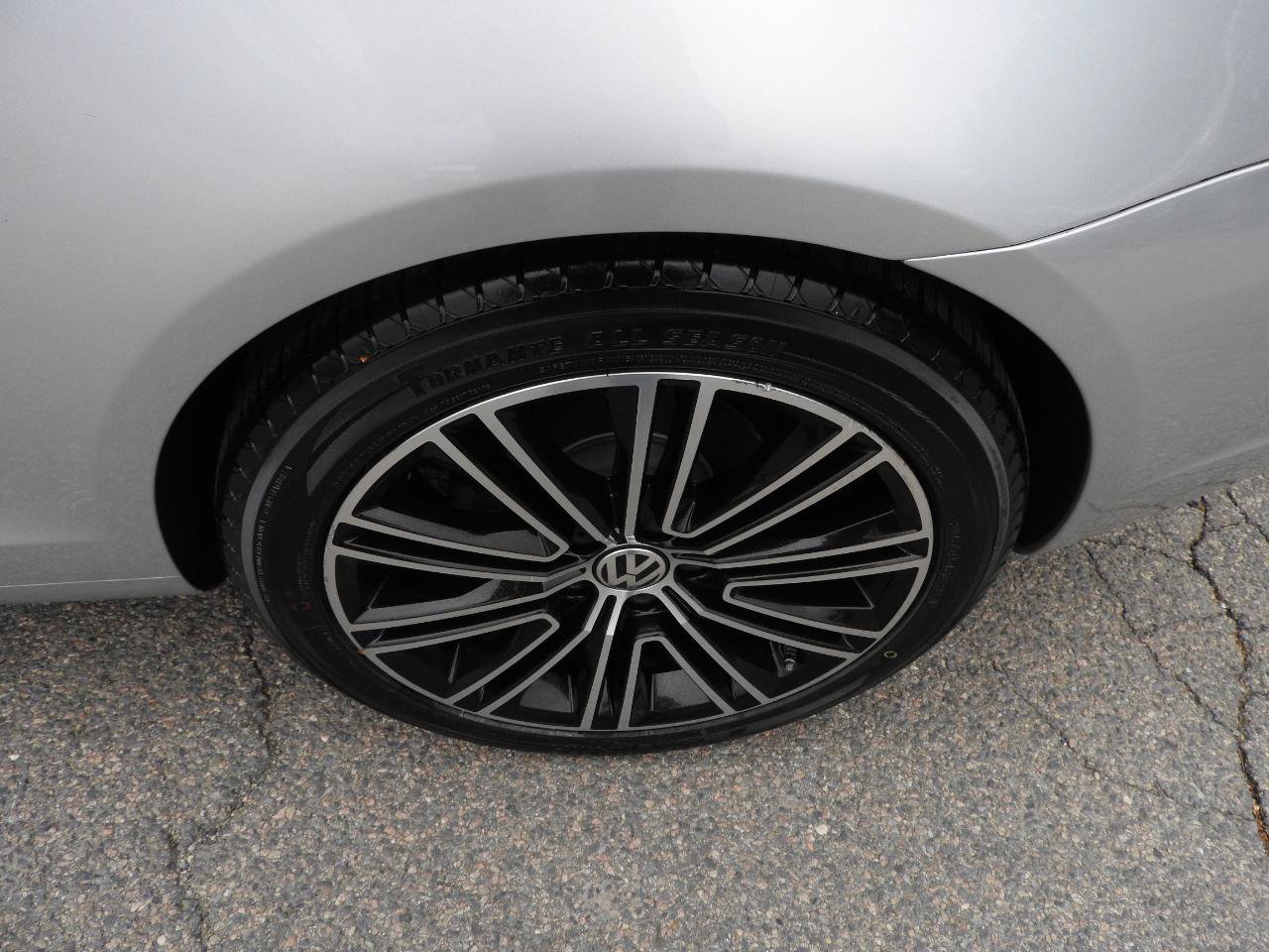 Used 2013 Volkswagen Eos FWD image 21