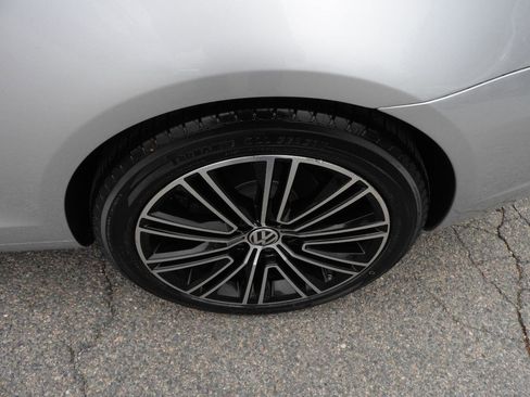Used 2013 Volkswagen Eos FWD image 21