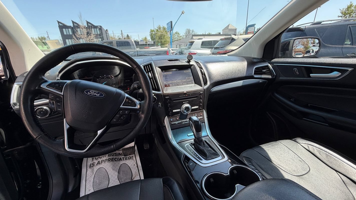 Used 2018 Ford Edge Titanium w/ Equipment Group 301A AWD/4WD image 9