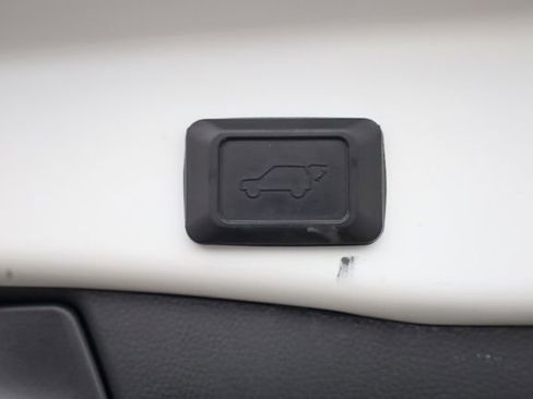 Used 2023 Toyota RAV4 XLE image 28