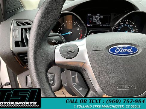 Used 2015 Ford Escape Titanium w/ Equipment Group 301A AWD/4WD image 18