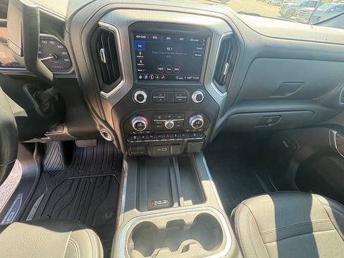 Used 2022 GMC Sierra 3500 Denali w/ Denali Ultimate Package AWD/4WD image 15