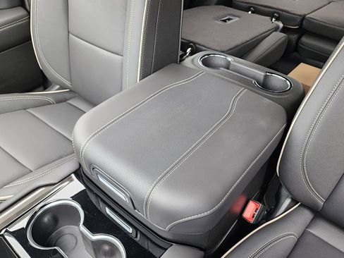 New 2026 GMC Yukon Elevation w/ Elevation Premium Package AWD/4WD image 35
