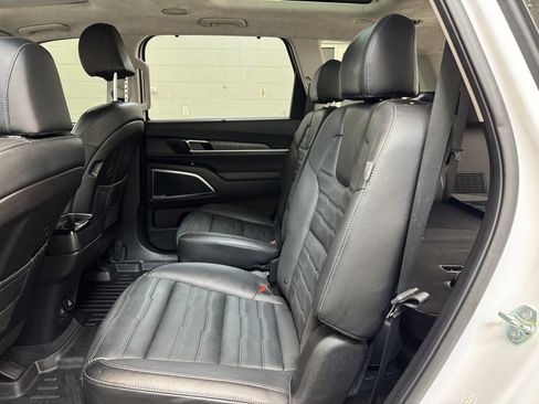 Used 2024 Kia Telluride SX Prestige image 17