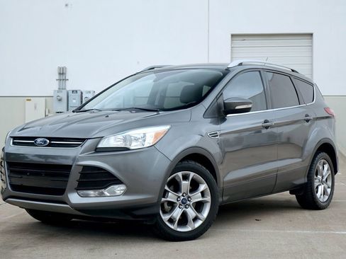 Used 2014 Ford Escape Titanium FWD image 2