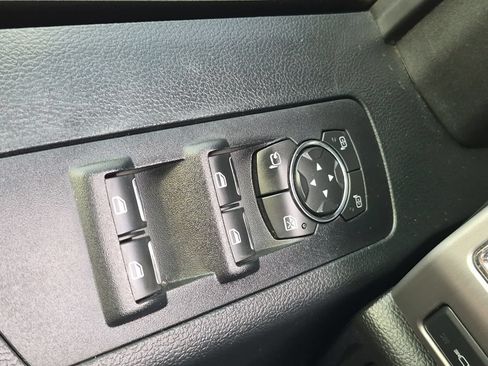 Used 2015 Ford F150 Platinum w/ Equipment Group 701A Luxury AWD/4WD image 30