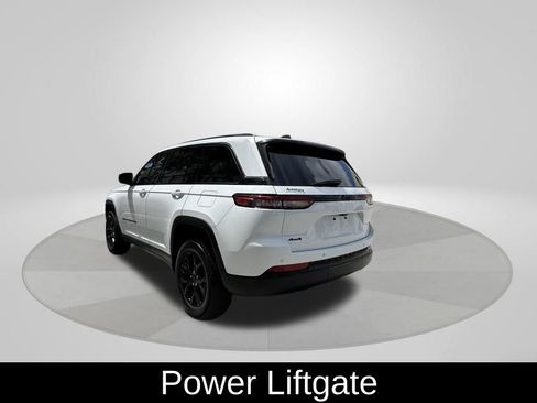 Certified 2024 Jeep Grand Cherokee Altitude AWD/4WD image 5
