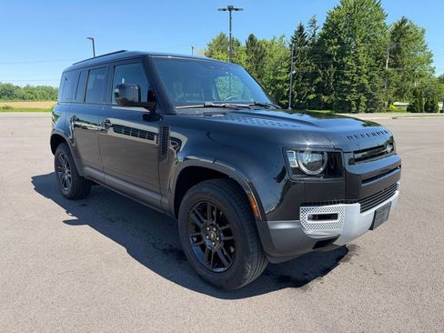 Used 2025 Land Rover Defender 110 S AWD/4WD image 3