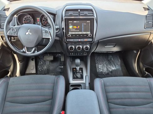 Used 2025 Mitsubishi Outlander Sport SE AWD/4WD image 25