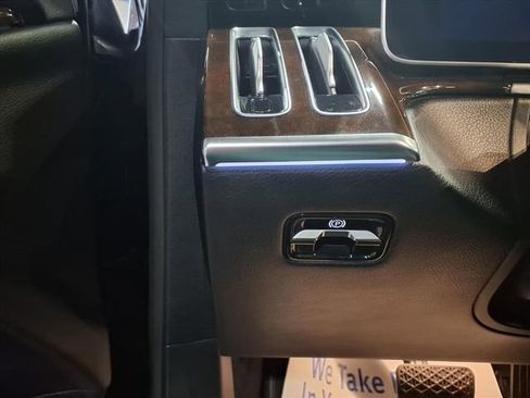 Used 2022 Mercedes-Benz S 580 S 580 w/ Warmth & Comfort Package image 19