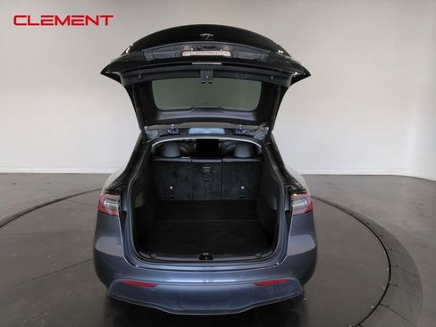 Used 2021 Tesla Model Y Long Range image 8