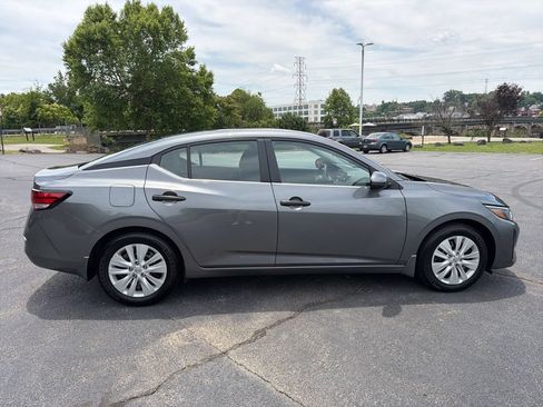 Used 2025 Nissan Sentra S FWD image 6