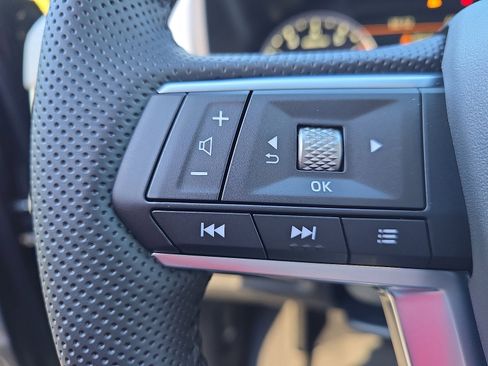 New 2025 Mitsubishi Outlander SE image 17