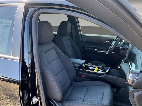 Used 2025 Chevrolet Equinox LT AWD/4WD image 32